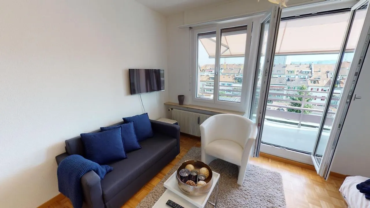 Unique Serviced Living @ Airport Line Colmarer Basel Daire