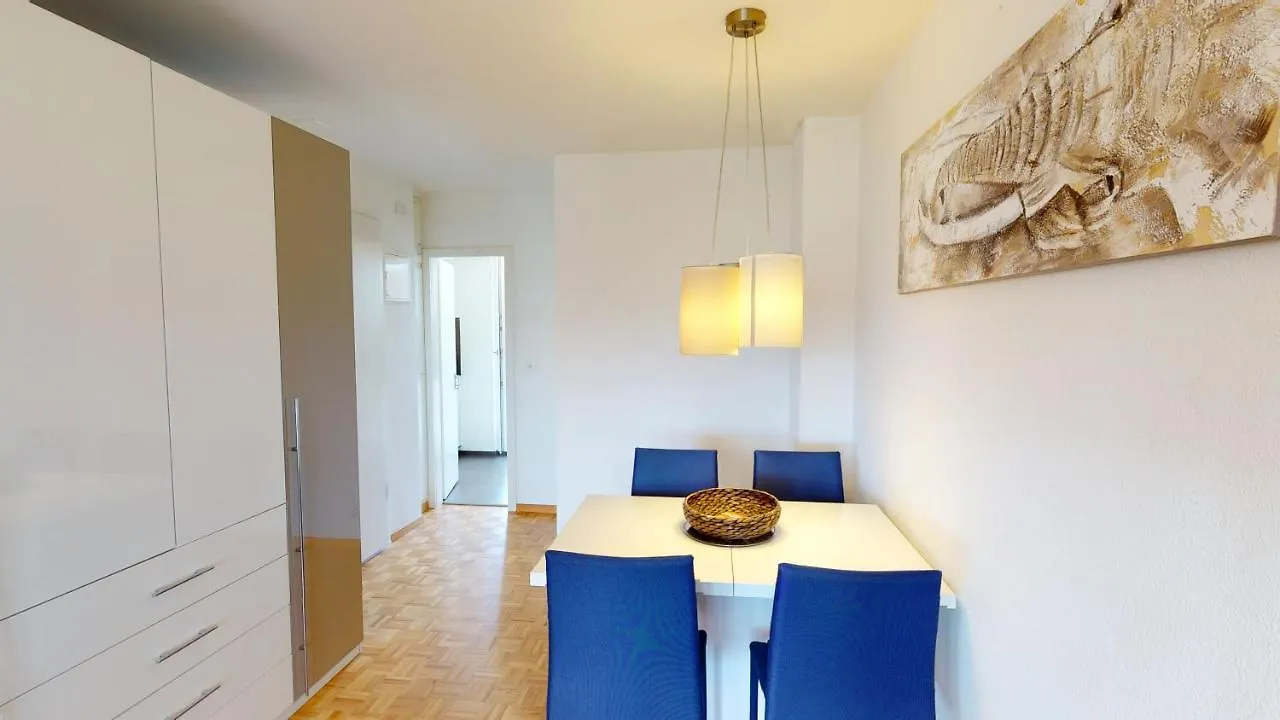 Unique Serviced Living @ Airport Line Colmarer Basel 0*,  İsviçre